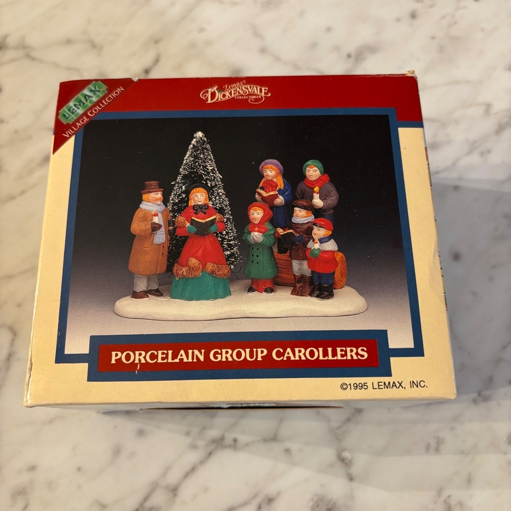 Lemax Dickensvale Collection Porcelain Group Carolers Village ChristmasTree 1995